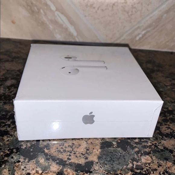 Apple AirPods 2nd with wireless Charging Case - Picture 3 of 4
